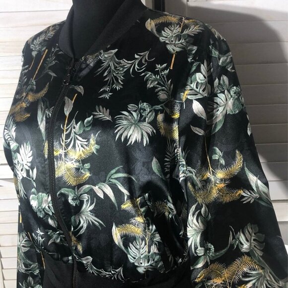 Victoria’s Secret Bomber Cropped Jacket Luxe Palm Satin Floral Silky Black Sz S - Picture 9 of 14